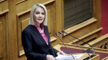Η Μίκα Ιατρίδη στην Κύπρο, ως μέλος επίσημης αντιπροσωπείας της Βουλής των Ελλήνων για τις εκδηλώσεις καταδίκης της τουρκικής εισβολής