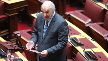 Νικητιάδης: Η κυβέρνηση συγκαλύπτει την τραπεζική αυθαιρεσία των νέων χρεώσεων