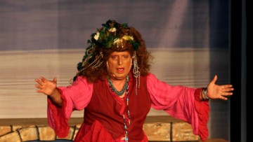 Μ. Αντωνόγλου: «Το Συμιακό Θέατρο έχει μπει στις ψυχές των ανθρώπων»!