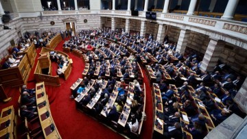 Με 157 ψήφους υπέρ, παραπέμπεται στο Δικαστικό Συμβούλιο ο Κώστας Αχ. Καραμανλής