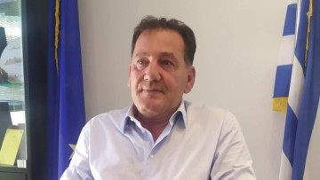 Συνέντευξη προέδρου ΕΞΡ για σεζόν, σύμβαση, κενές θέσεις εργασίας, μισθώσεις παραλιών και νέα ξενοδοχεία στο νησί