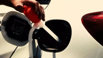 Ρόδος: Σύλληψη Ρομά την ώρα που έκλεβε βενζίνη από όχημα