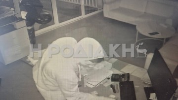 Ρόδος: Συμμορία ανήλικων Ρομά έσπασε κατάστημα, έκλεψε 3 αυτοκίνητα και χρήματα κι έγινε... καπνός