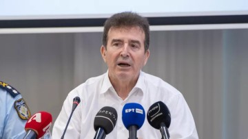 Χρυσοχοΐδης: Θα συλλαμβάνεται όποιος επιχειρεί να εμποδίσει πολίτες τρίτων χωρών να εισέλθουν νόμιμα στη χώρα