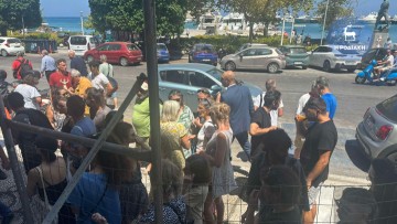 Ελεύθεροι αφέθηκαν οι 8 συλληφθέντες στα επεισόδια με την άφιξη του ισραηλινού κρουαζιερόπλοιου - Θα δικαστούν την 1η Αυγούστου