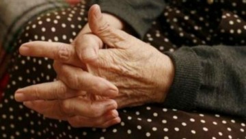 Ποινή με αναστολή σε 64χρονη για απόπειρα κλοπής στο σπίτι 92χρονης στη Ρόδο