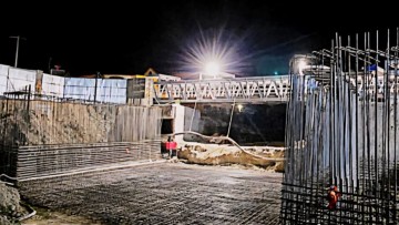 Σε πλήρη εξέλιξη οι εργασίες για τη νέα γέφυρα στο Φαληράκι – Μήνυμα Χατζημάρκου για τις δυσκολίες και την πρόοδο του έργου