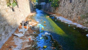 Ξεκίνησε ο καθαρισμός του Ποταμιού στη Λαϊκή του Ταξιάρχη – Επιχείρηση με αυξημένο βαθμό δυσκολίας
