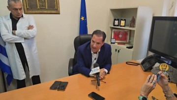 Τελεσίγραφο Γεωργιάδη στην Κω: Ή επιστρέφουν οι μικροβιολόγοι ή ανοίγει νέο ιδιωτικό κέντρο