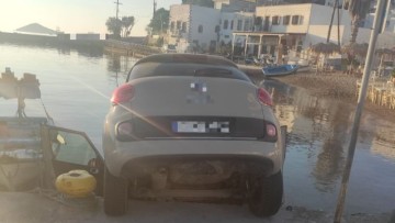 ΠΑΤΜΟΣ: Ιταλίδες τουρίστριες «βούτηξαν» με Ι.Χ. στο λιμάνι – Σώες και καλά στην υγεία τους!