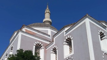 To τζαμί του Σουλεϊμάν στη συμβολή των οδών Ορφέως και Παναιτίου στη Μεσαιωνική Πόλη