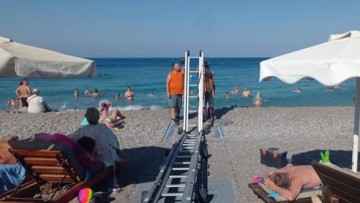 Επαναλειτουργεί το σύστημα πρόσβασης ΑμεΑ στη θάλασσα της παραλίας «Έλλη» στη Ρόδο