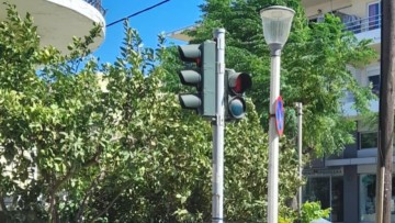 Φανάρια «ξεστρατισμένα» και η Ρόδος σε… κίνδυνο: Παρέμβαση του προέδρου του Εμπορικού Συλλόγου Κ. Σπανού