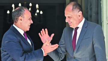 Διπλωματική «δοκιμασία»: Η Αθήνα ανάμεσα σε Κάιρο και Άγκυρα