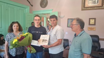 Σύμη: Όταν τα όνειρα των νέων «φωτίζουν» το νησί