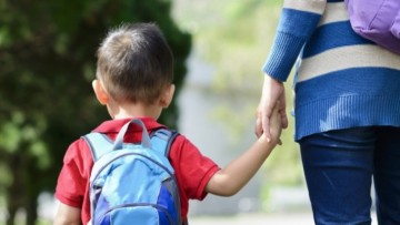 Δημογραφικό SOS: Η Ελλάδα γερνά και οι γεννήσεις μειώνονται δραματικά