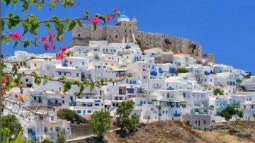 Οι Times αποθεώνουν την Αστυπάλαια - Η "πεταλούδα του Αιγαίου" με τα διάφανα νερά & τις πρωτότυπες γαστρονομικές απολαύσεις