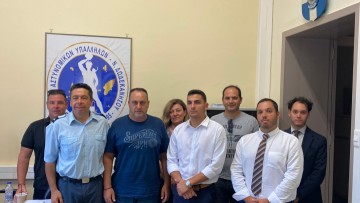 Αστυνομικοί και δικηγόροι σε συνάντηση για βελτίωση των κρατητηρίων του Α.Τ. Ρόδου