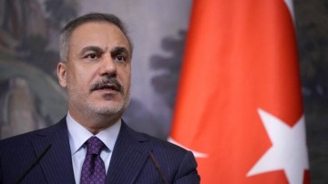 Προκλητική επίθεση Φιντάν κατά Ελλάδας: «Χρησιμοποιούν την Τουρκία ως πολιτική ασπιρίνη»