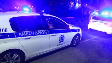 Καταδίωξη μηχανής με τρεις επιβαίνοντες στην Κω, τραυματίστηκε αστυνομικός