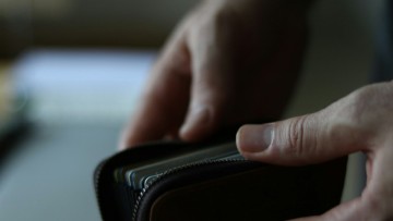 Η μεσαία τάξη στην Ελλάδα κινδυνεύει; Τι αποκαλύπτουν τα νέα στοιχεία