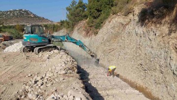 Ευστρατίου Χρήστος: «Με εντατικούς ρυθμούς συνεχίζονται τα αντιπλημμυρικά έργα σε Φαληράκι και Πασαούτια»