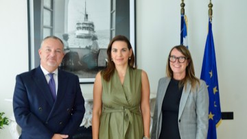 Ενίσχυση της ελληνο-βρετανικής συνεργασίας στον τουρισμό | Συνάντηση Κεφαλογιάννη με τον Πρέσβη και την Πρόξενο