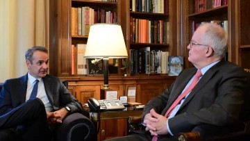 Κυρ. Μητσοτάκης: «Μειώνουμε φόρους – αυξάνουμε μισθούς»