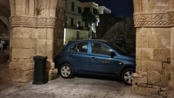 Ρόδος: Παρκάρισμα με θέα... την Ιστορία