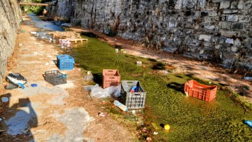 Επαναλαμβανόμενος καθαρισμός στο ποτάμι της Λαϊκής Ταξιάρχη – Δυσκολίες πρόσβασης στο δεύτερο τμήμα