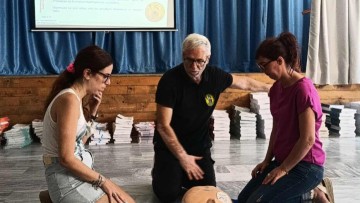 Καθηγητές του Γυμνασίου «Καλλιπάτειρα» εκπαιδεύτηκαν στις πρώτες βοήθειες από τους Διασώστες Ρόδου