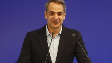Στο συνέδριο της ΟΝΝΕΔ ο Κ. Μητσοτάκης: Μηνύματα προς τη νεολαία και η παρέμβαση Δένδια για τον Ρούτσι