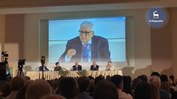 Παντελής Γεωργάκης: Σκέψεις για τις «Στιγμές Ιστορίας» του Βασίλη Μηναΐδη