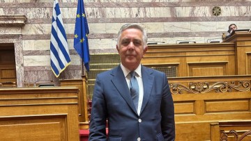 Για έβδομη συνεχή χρονιά ο Βασίλης Α. Υψηλάντης εκλέγεται κοσμήτορας της Βουλής των Ελλήνων