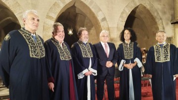 Λαμπρή τελετή καθομολόγησης στο Πανεπιστήμιο Αιγαίου – Νέοι πτυχιούχοι του Παιδαγωγικού Τμήματος Ρόδου έλαμψαν με συγκίνηση και υπερηφάνεια