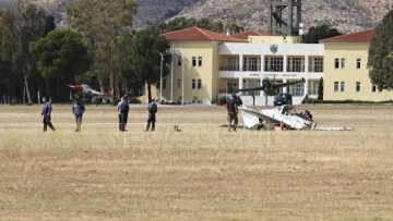 Πτώση αεροσκάφους στο Τατόι: Κόπηκε στη μέση το μονοκινητήριο της Πολεμικής Αεροπορίας