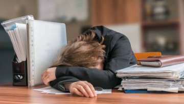 Οι Έλληνες κάνουν τις περισσότερες υπερωρίες στην ΕΕ – Τι δείχνουν τα στοιχεία της Eurostat