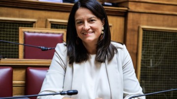 Κεραμέως: Ιστορικό ρεκόρ με 317.000 νέες θέσεις εργασίας - Ψηφίστηκε κατά πλειοψηφία επί της αρχής το νομοσχέδιο του υπουργείου Εργασίας