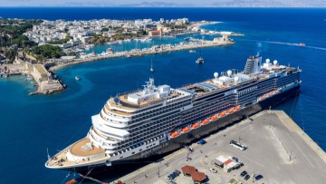 Μια εντυπωσιακή άφιξη σήμερα στο Τουριστικό Λιμάνι Ρόδου!