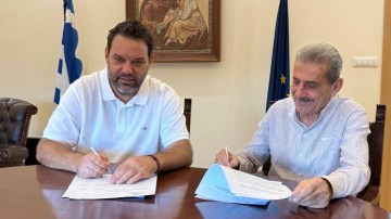 Υπεγράφη από τον Δήμαρχο Αλέξανδρο Κολιάδη η σύμβαση για την κατασκευή του γηπέδου ποδοσφαίρου 9x9 στη Λεωφόρο Δημοκρατίας
