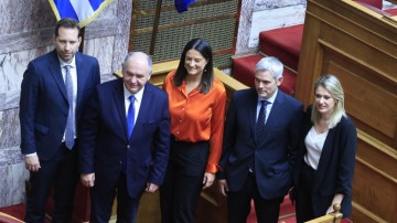 Ψηφίστηκε το νομοσχέδιο για το 13ωρο εργασίας