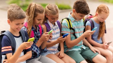 Απαγόρευση πρόσβασης στα social media για παιδιά κάτω των 13 ετών