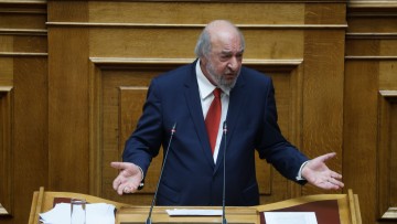 Επίθεση Νικητιάδη στην κυβέρνηση για το επίδομα ανεργίας και την ασφάλεια στην εργασία