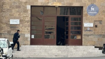 Ρόδος: Από πυρομανία πάσχει ο 37χρονος που επιχείρησε να βάλει φωτιά στην Αστυνομική Διεύθυνση- Οδηγείται σήμερα στον ανακριτή