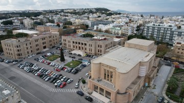 Στην πλατεία Δημαρχείου… επιστρέφει φέτος το Χριστουγεννιάτικο χωριό