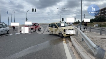 Τροχαίο ατύχημα στον περιφερειακό δρόμο , κοντά στην είσοδο της νέας μαρίνας