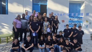«Το Περιστέρι αγκάλιασε την Ψέριμο – Μάθημα ενότητας και ελπίδας στην άκρη του Αιγαίου από τα παιδιά»