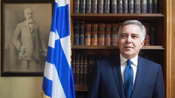 Ο Βασίλης Α. Υψηλάντης, εκπρόσωπος της Βουλής των Ελλήνων στη Ρόδο για την επέτειο της 28ης Οκτωβρίου