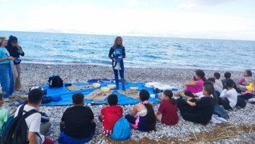 385 κιλά απορρίμματα αφαίρεσαν οι μαθητές της Ρόδου από την παραλία της Ιαλυσού