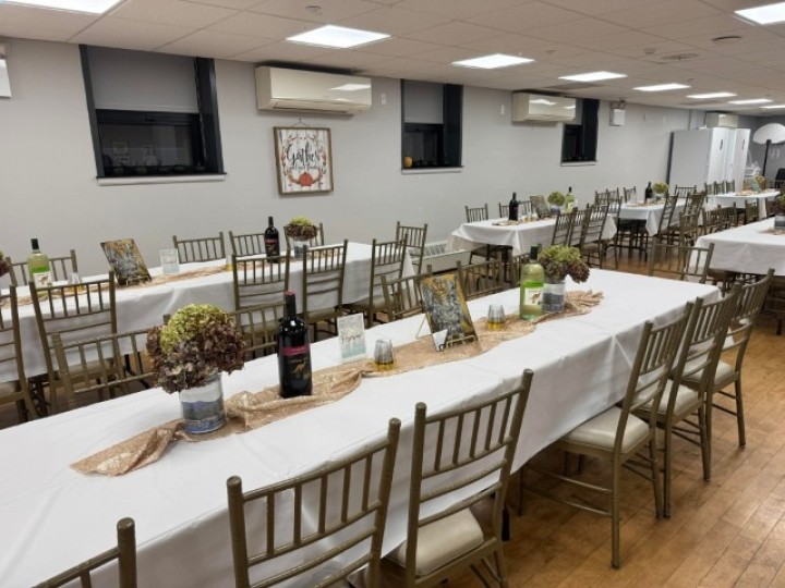 Ο Σύλλογος έχει προετοιμάσει την αίθουσα «Ανδριώτη» για να υποδεχθεί σου συνεορτάζοντας. The Association has prepared “Andriotis” hall for the celebration (Photo-Sotiria Kontos).